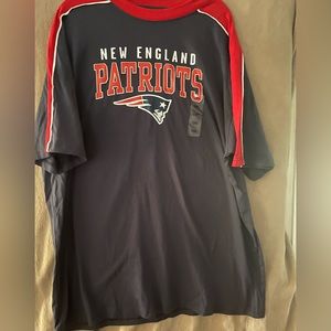 Men’s New England Patriots shirt.